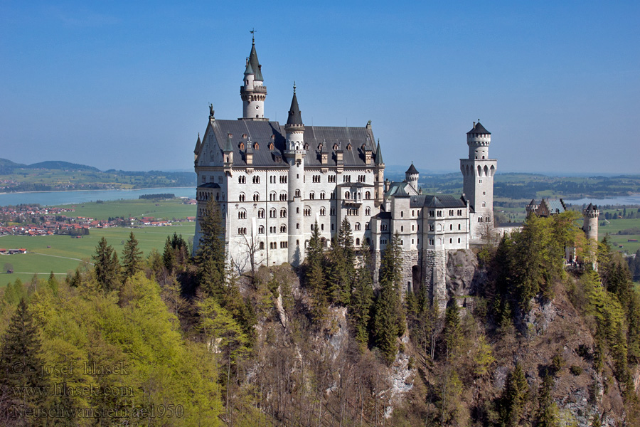 Neuschwanstein Schloss Castle Château замок zamek zár cerrar