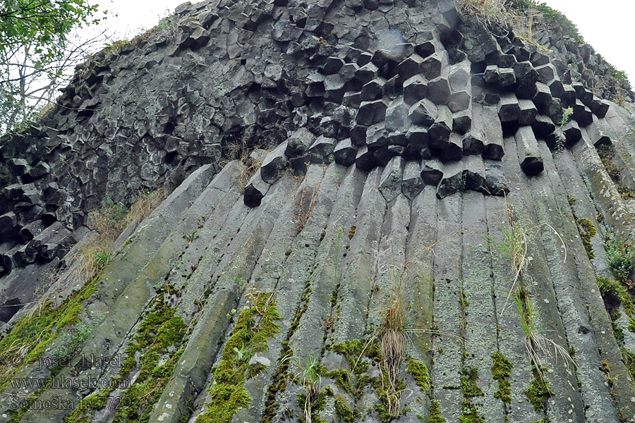 Šomoška NPR čedič Cerová vrchovina Basalt basalte базальт basalto