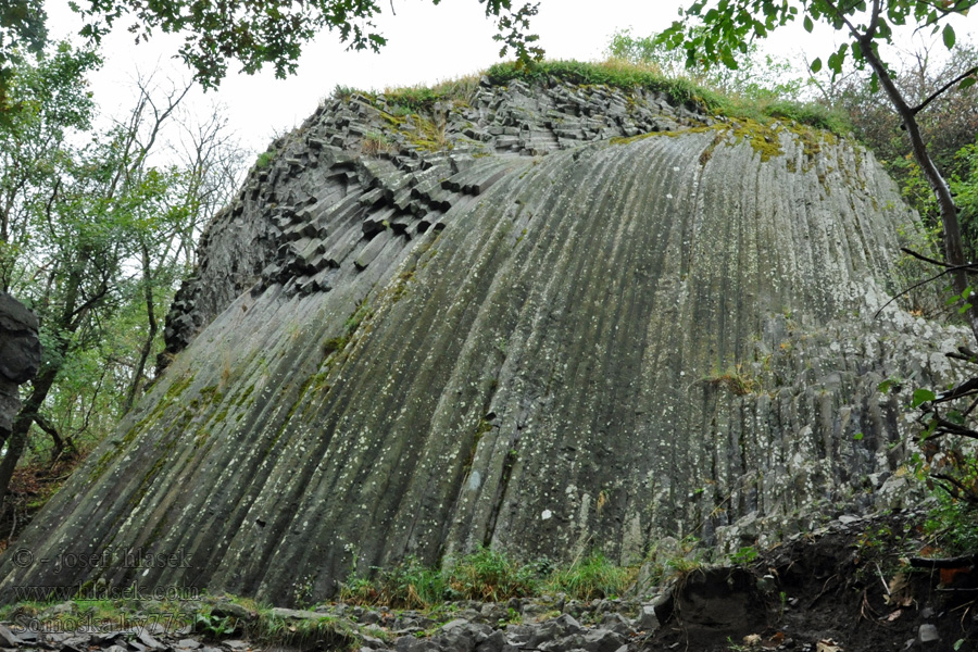 Šomoška NPR čedič Cerová vrchovina Basalt basalte базальт basalto